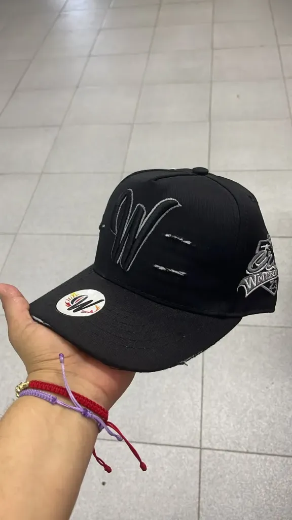 Gorra Westcol Premium – Estilo Urbano negro con amarillo (no es de malla)