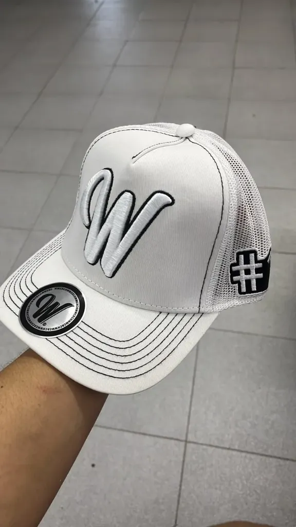 Gorra Westcol Premium – Estilo Urbano Blanco (con malla)